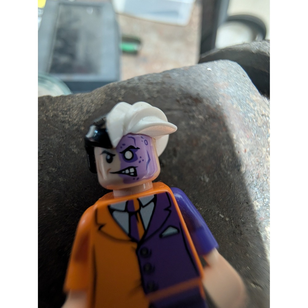 LEGO DC Super Heroes Two-Face Minifigure Orange Purple Suit Batman sh002
